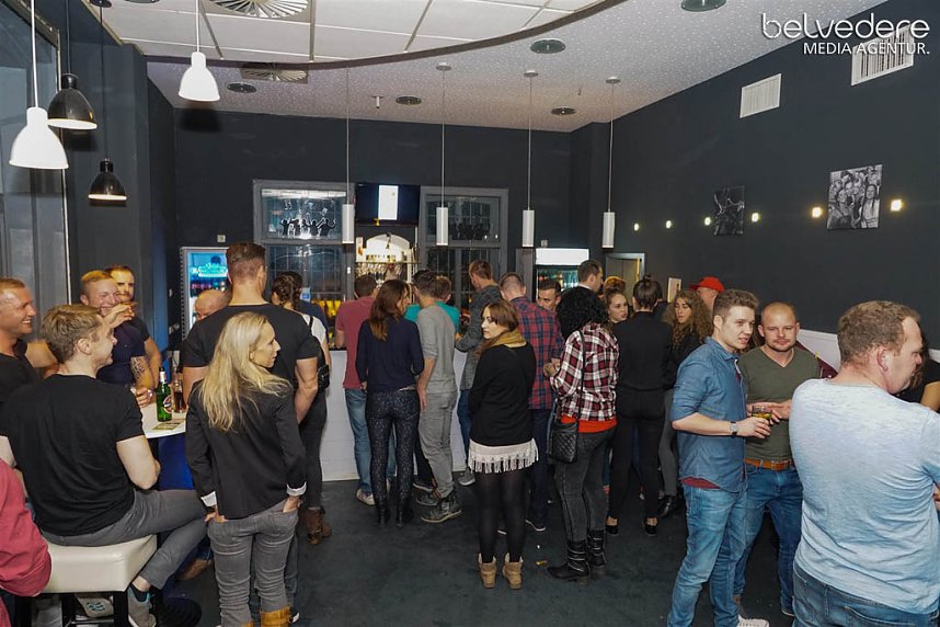 Wir bekennen Farbe! - so hie&szlig; das Motto der Nacht vom Samstag zu Sonntag im Nordh&auml;user Jugendclubhaus. Auf die G&auml;ste wartete nicht nur jede Menge Licht, sondern auch jede Menge toller Musik. Wir haben wieder die Galerie f&uuml;r Sie zusammengestellt.