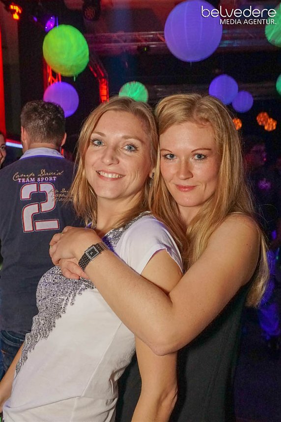 Wir bekennen Farbe! - so hie&szlig; das Motto der Nacht vom Samstag zu Sonntag im Nordh&auml;user Jugendclubhaus. Auf die G&auml;ste wartete nicht nur jede Menge Licht, sondern auch jede Menge toller Musik. Wir haben wieder die Galerie f&uuml;r Sie zusammengestellt.