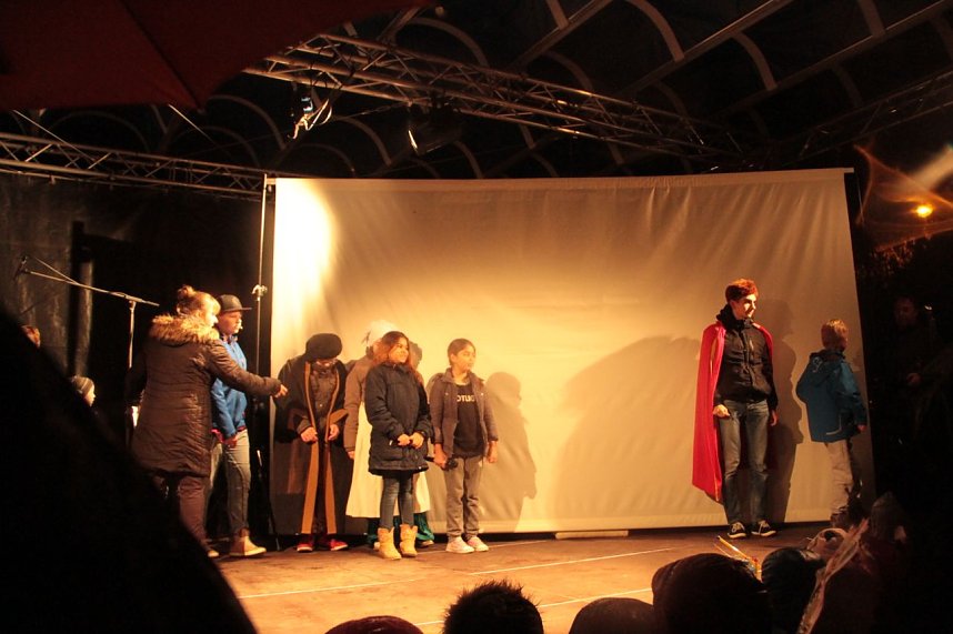 Martini 2016 - Brezeln, Feuerwerk und Schattenspiel