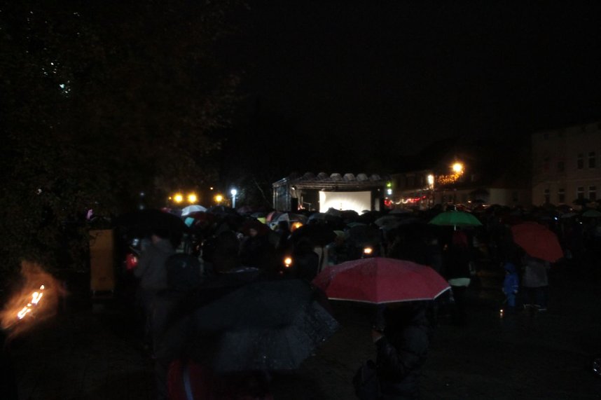 Martini 2016 - Brezeln, Feuerwerk und Schattenspiel