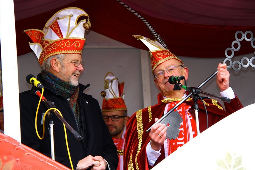 Schl&uuml;ssel&uuml;bergabe in Bleicherode