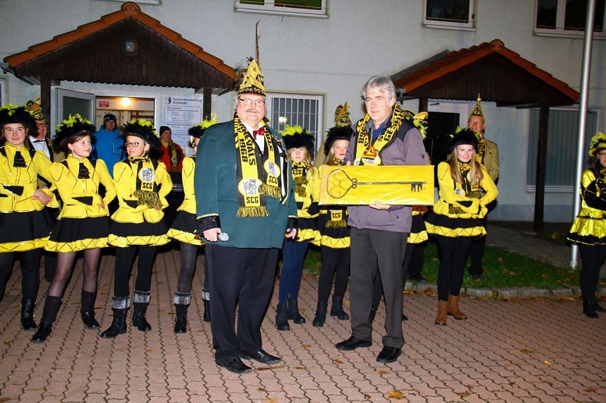 Schl&uuml;ssel&uuml;bergabe in Sollstedt