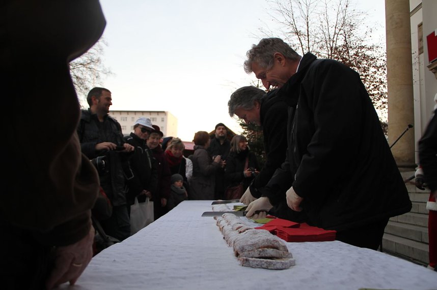 Weihnachtsmarkt am Nordh&auml;user Theater er&ouml;ffnet