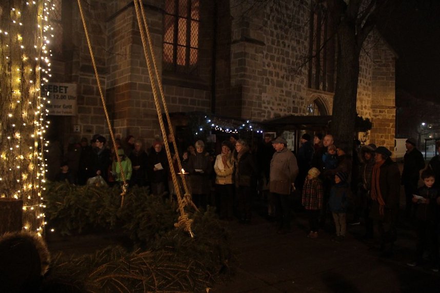 Handwerker-Weihnachtsmarkt vor der Blasii-Kirche