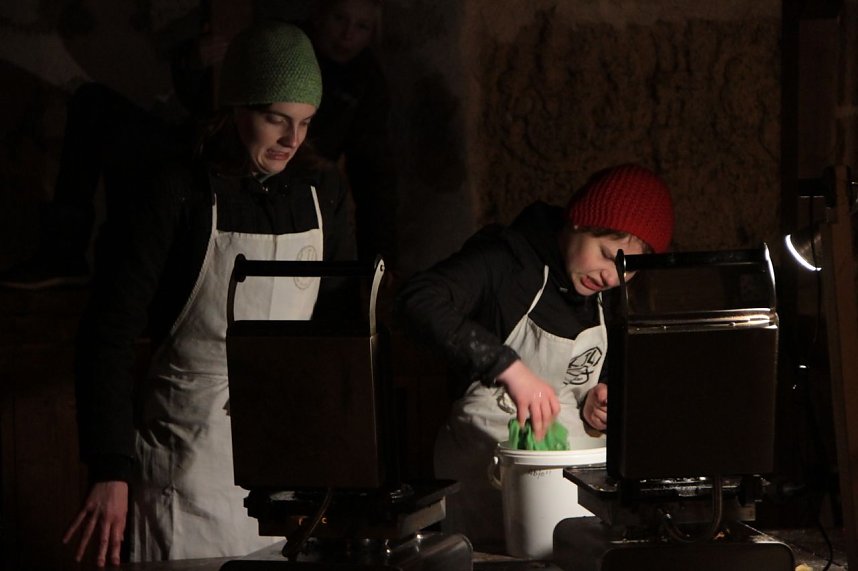 Handwerker-Weihnachtsmarkt vor der Blasii-Kirche