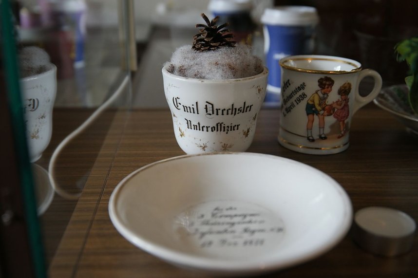 12. Adventsausstellung in der "Tradi": Es echte Sammeltasse