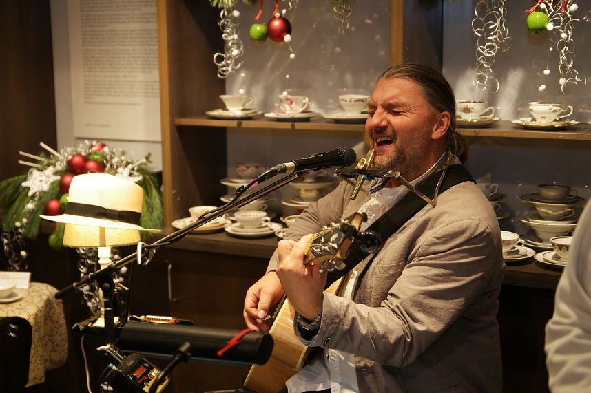 Ausstellung er&ouml;ffnet: Ronald G&auml;&szlig;lein