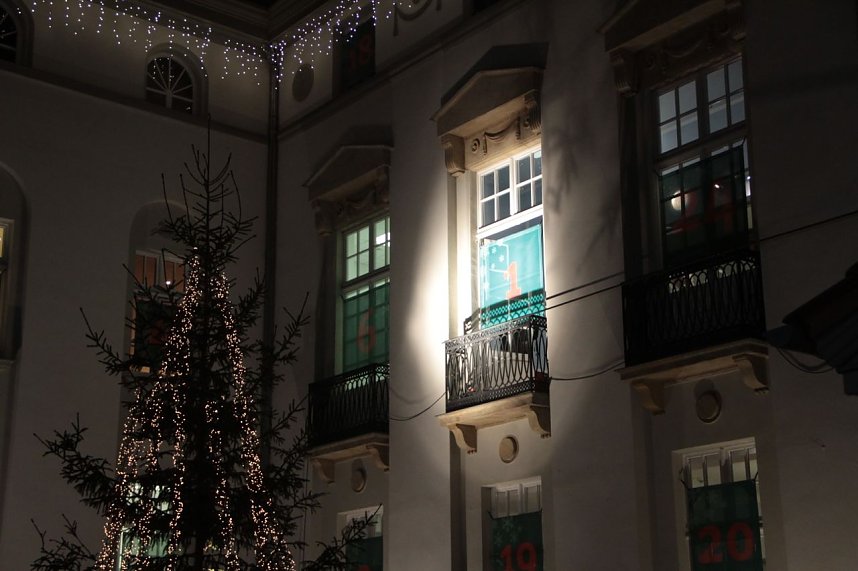 Das erste T&uuml;rchen ist ge&ouml;ffnet