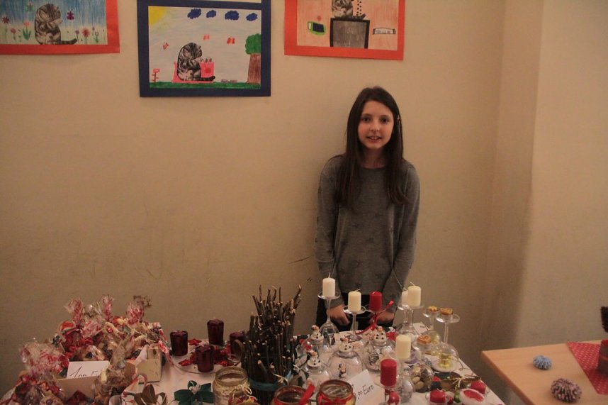 Volles Haus - der Weihnachtsbasar der Petersbergschule lockte jede Menge Besucher