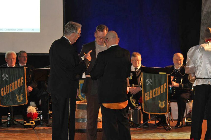 Ministerpr&auml;sident bekam Schl&auml;ge