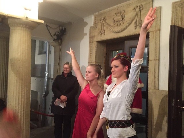 Tanzstudio Radeva &ouml;ffnete 11. Fenster