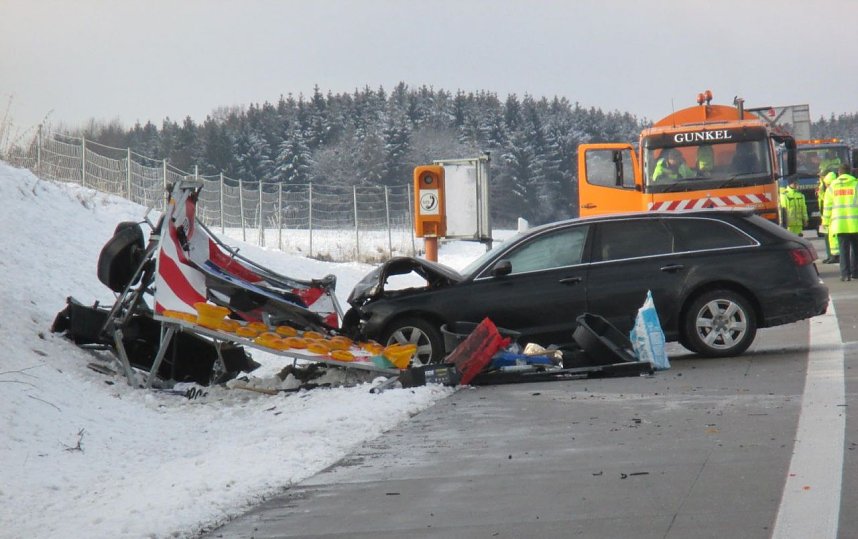 Auf Schilderwagen aufgefahren