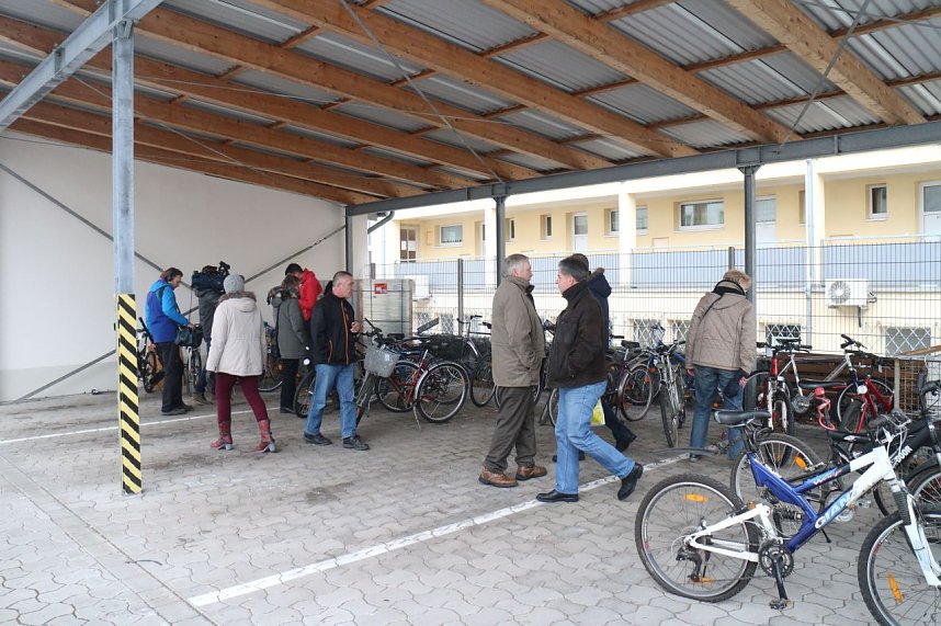Versteigerung im Rathaus - soviele Fahrr&auml;der abgegeben wie noch nie