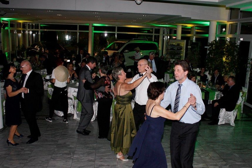 Gemeinsam feiern - gemeinsam genie&szlig;en