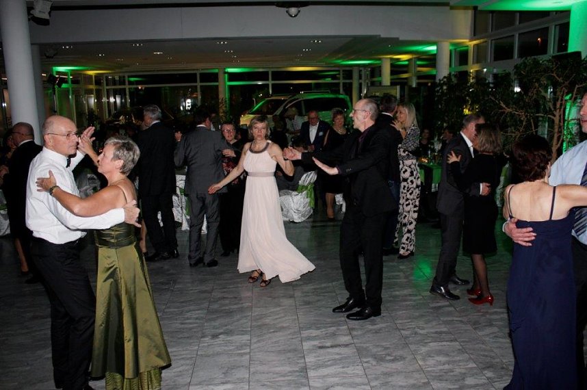 Gemeinsam feiern - gemeinsam genie&szlig;en