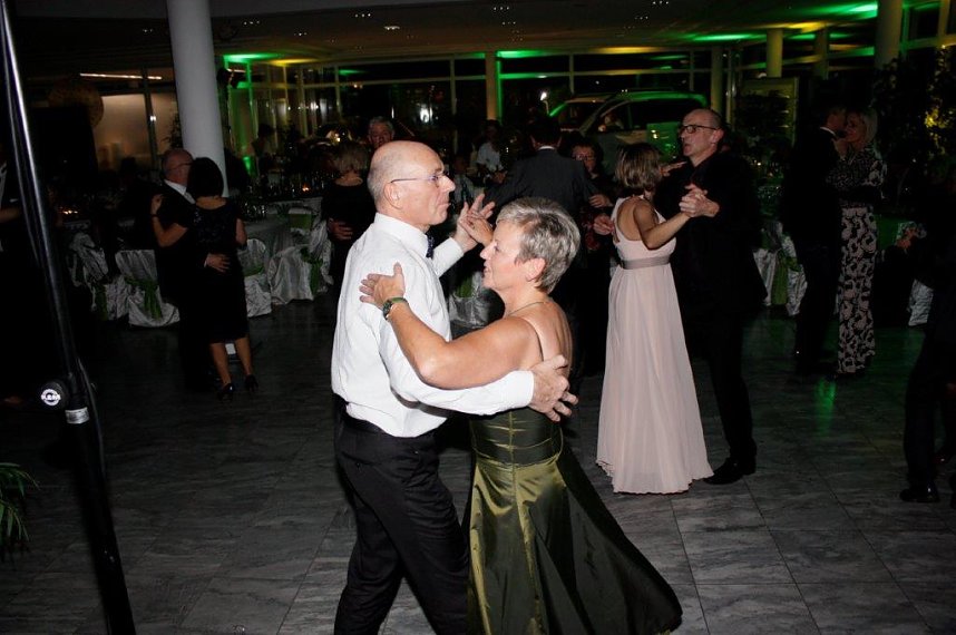 Gemeinsam feiern - gemeinsam genie&szlig;en