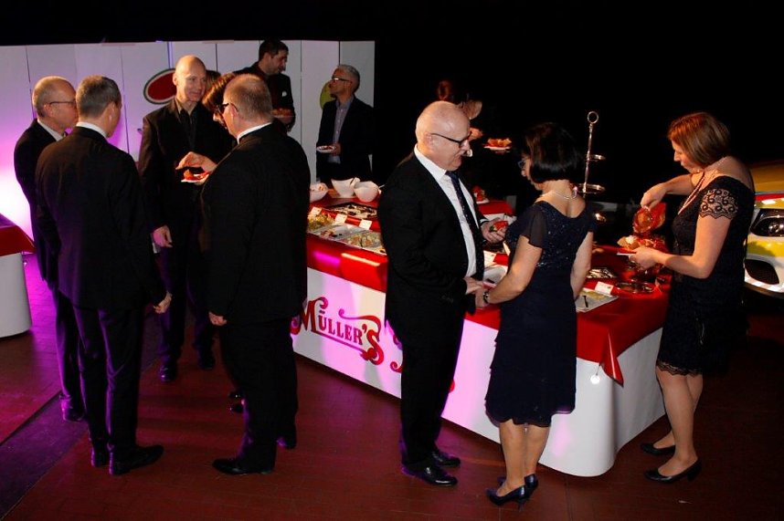 Gemeinsam feiern - gemeinsam genie&szlig;en