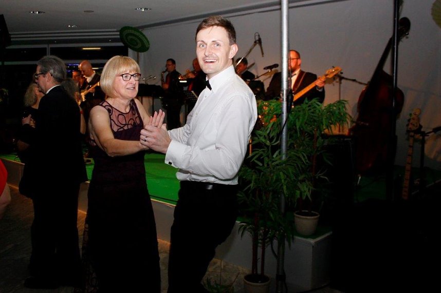 Gemeinsam feiern - gemeinsam genie&szlig;en