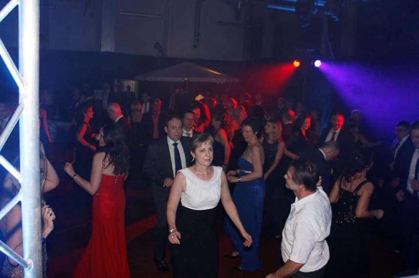 Gemeinsam feiern - gemeinsam genie&szlig;en