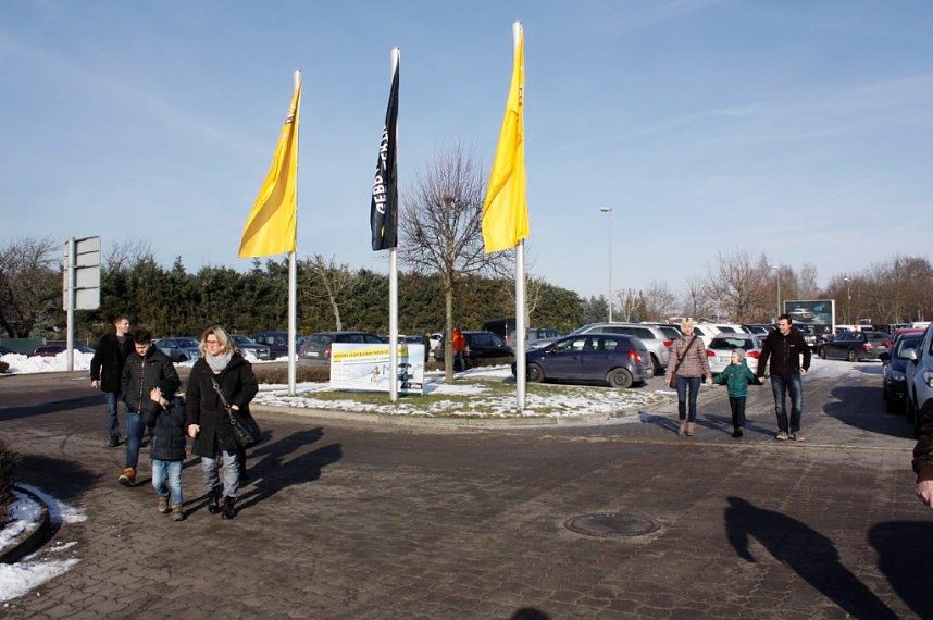 Staudenmayers Schulranzentag im Autohaus Peter