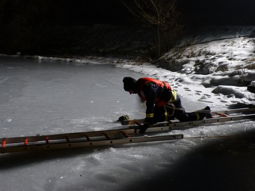 Auf's Glatteis gef&uuml;hrt - Feuerwehr Neustadt probte den Ernstfall