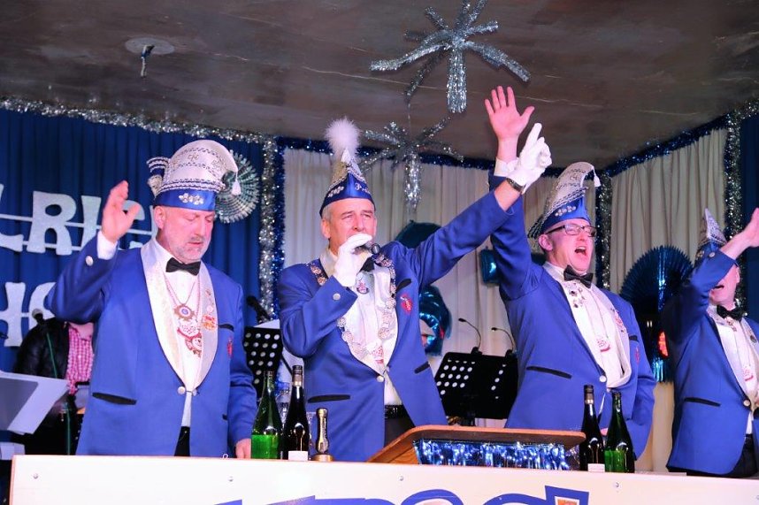 100 Mitwirkende begeisterten den Lindenhof