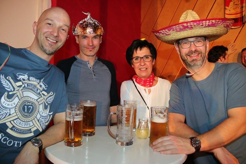 100 Mitwirkende begeisterten den Lindenhof