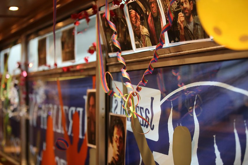 Fasching in der Bahn 2016, Thema: Men in Black