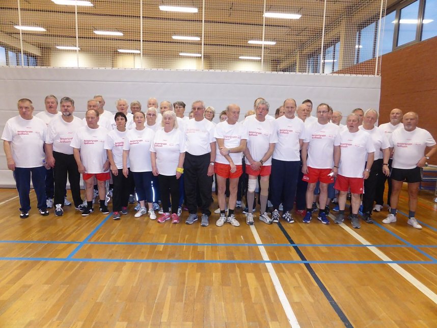 Defibrillator &uuml;bergeben