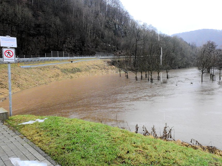 Die Bere f&uuml;hrt Hochwasser