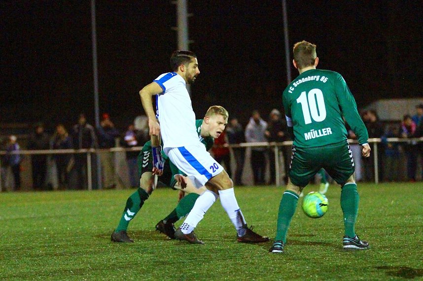 Wacker gewinnt gegen Sch&ouml;nberg