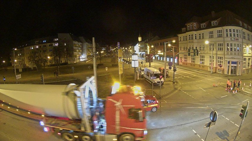 Viel los auf der Nordh&auml;user Magnet-Kreuzung