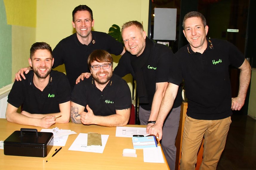 M&auml;nnerbeine und mehr auf Bleicher&ouml;der B&uuml;hne