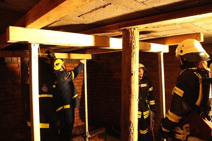 Gemeinsame &Uuml;bung von THW und Feuerwehr Gro&szlig;wechsungen