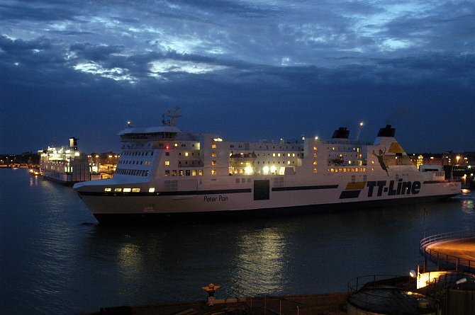 22.05.06: Hafen von Trelleborg bei Nacht