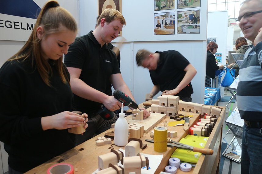 19. Forum Berufsstart in der Wiedigsburghalle Nordhausen