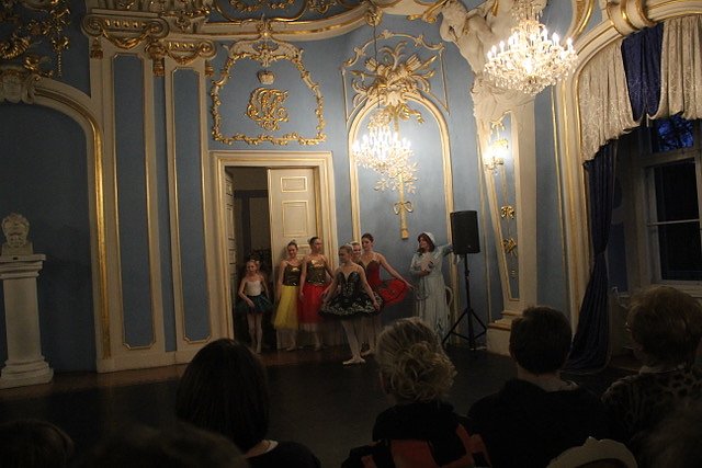 Das Tanzstudio Radeva verzauberte das Publikum im Blauen Saal