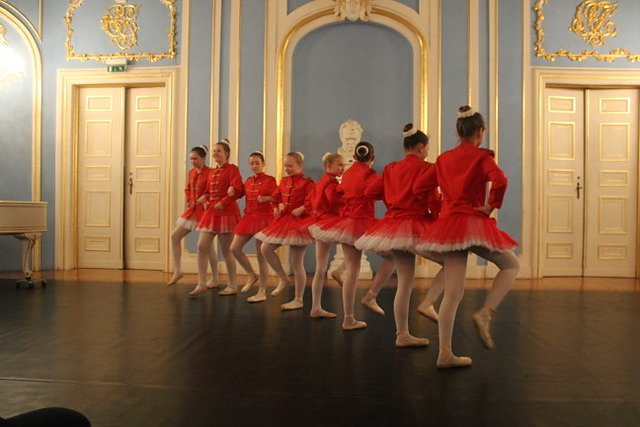 Das Tanzstudio Radeva verzauberte das Publikum im Blauen Saal