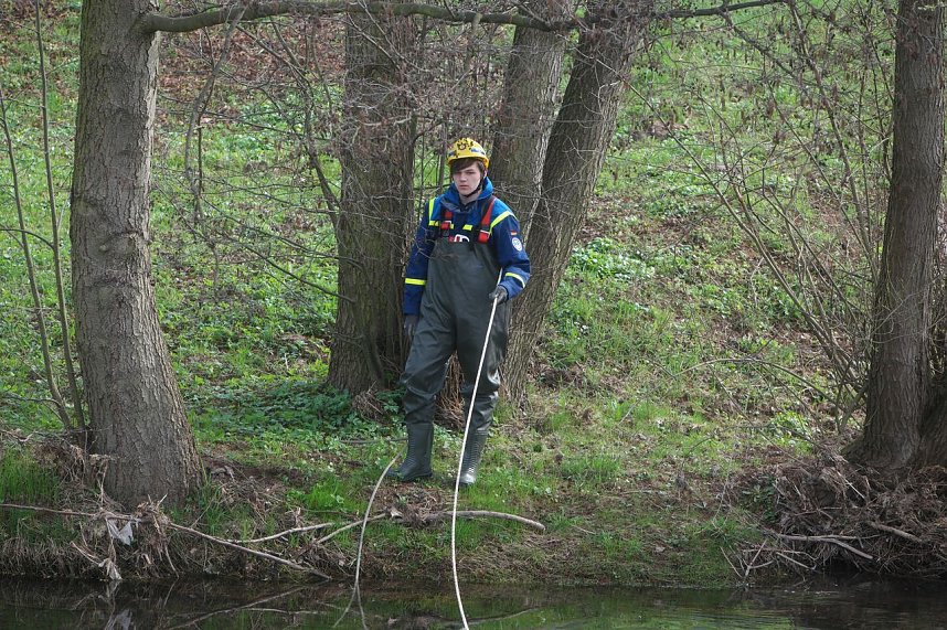 THW und Feuerwehren &uuml;bten an der Zorge