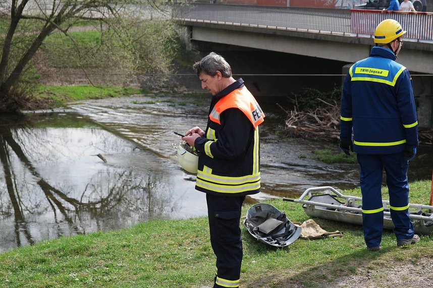 THW und Feuerwehren &uuml;bten an der Zorge