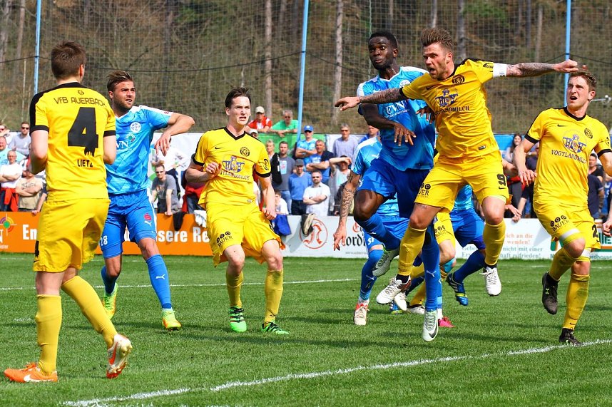 Wacker verliert gegen Auerbach im heimischen AKS