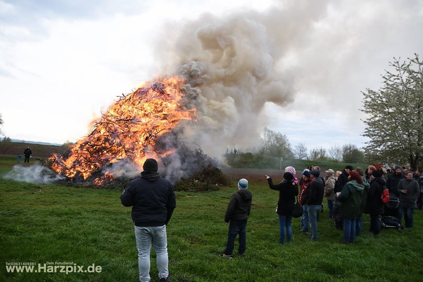 Osterfeuer Sundhausen und Werther