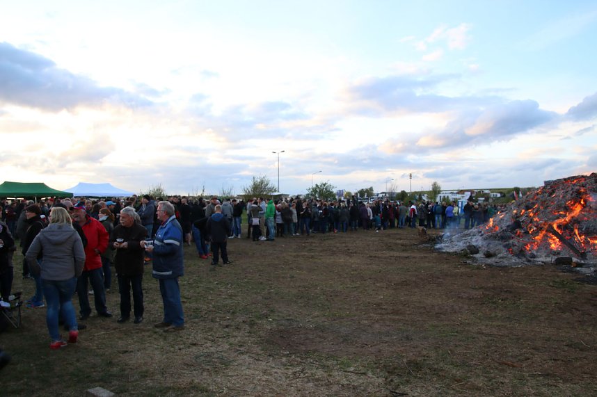 Osterfeuer in Bielen