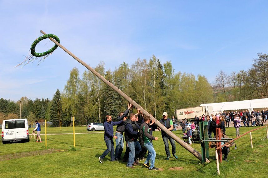 Maibaumsetzen in W&uuml;lfngerode