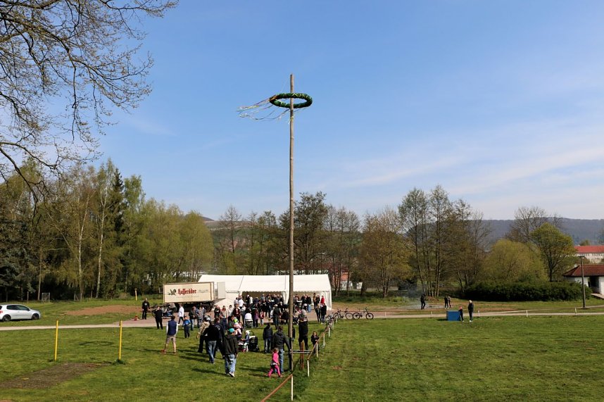 Maibaumsetzen in W&uuml;lfngerode