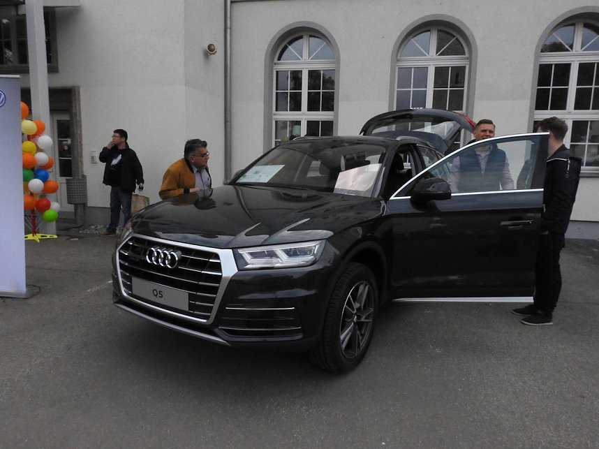 Autofr&uuml;hling auf dem Petersberg