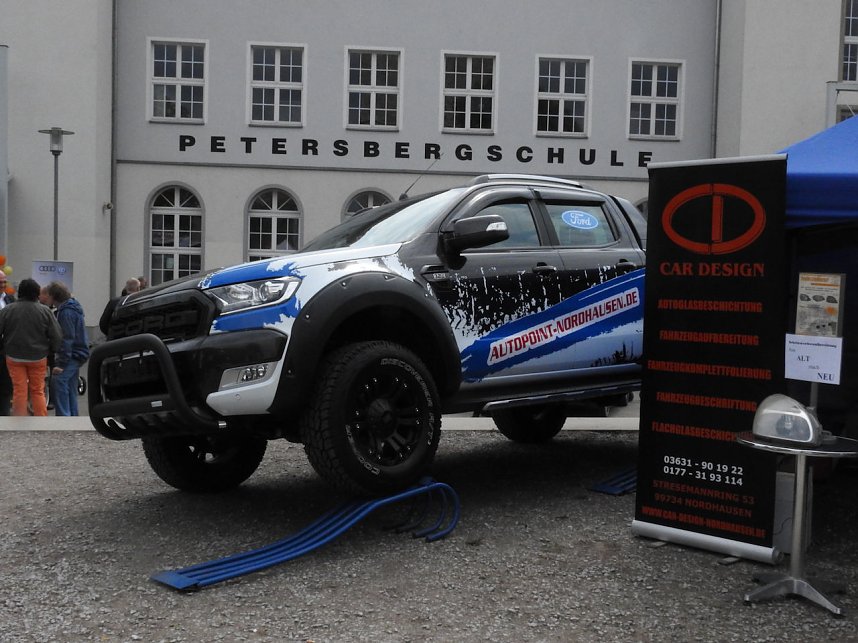 Autofr&uuml;hling auf dem Petersberg