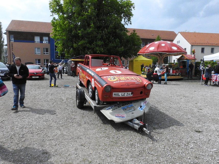 Autofr&uuml;hling auf dem Petersberg