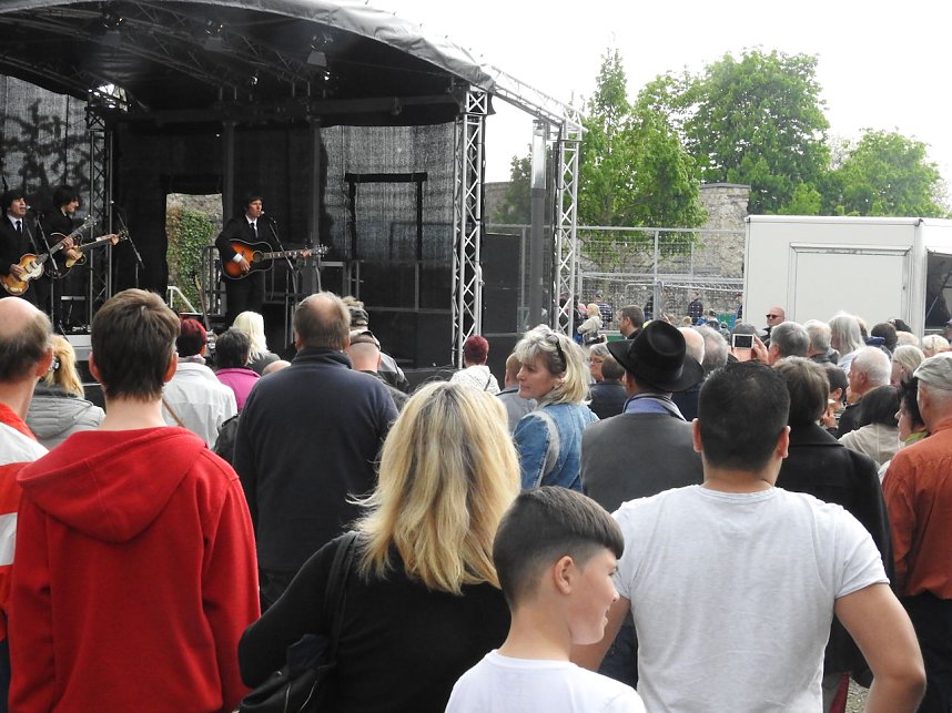 Autofr&uuml;hling auf dem Petersberg