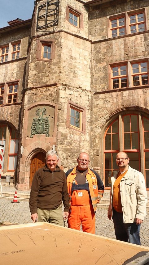 Neue Sonnenuhr f&uuml;r das Nordh&auml;user Rathaus